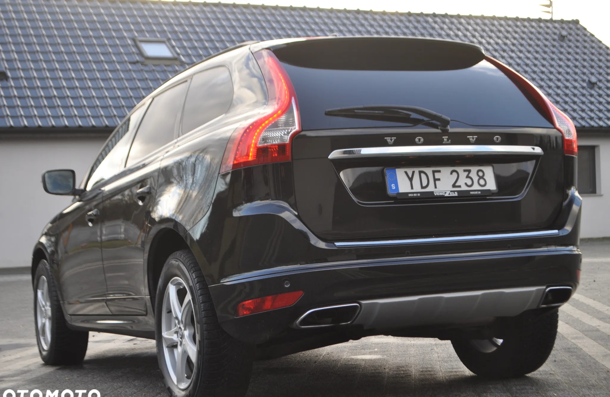 Volvo XC 60 cena 82999 przebieg: 125000, rok produkcji 2016 z Legnica małe 781